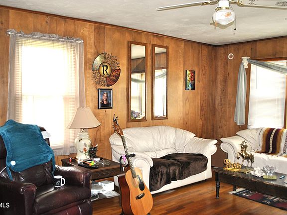 2nd image of 113 E Millpond St