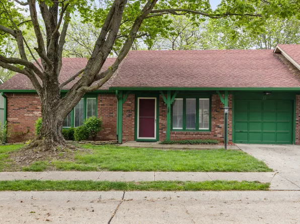11 Woodacre Dr, Carmel, IN 46032