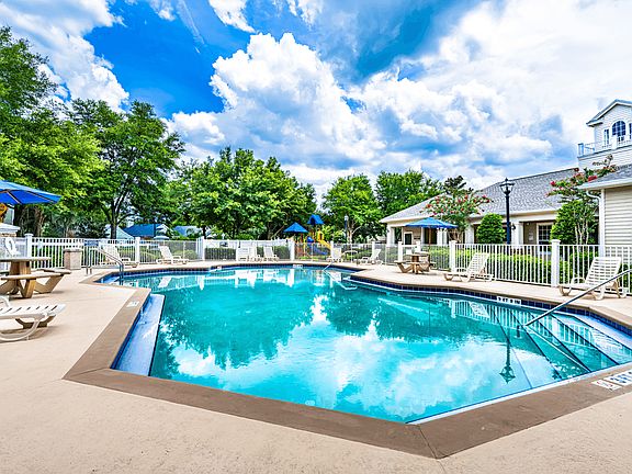 3rd image of 1250 Brookwood Forest Blvd #4202