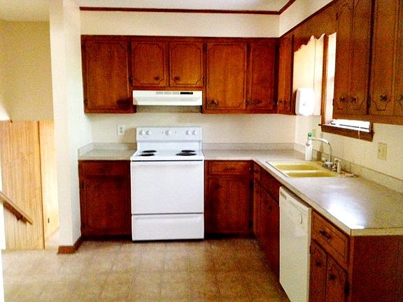 3rd image of 4264 Woodland Dr