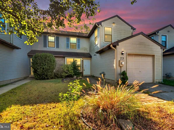 23 E Oleander Dr, Mount Laurel, NJ 08054