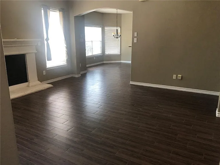 213 Longview Ct — Photo 11