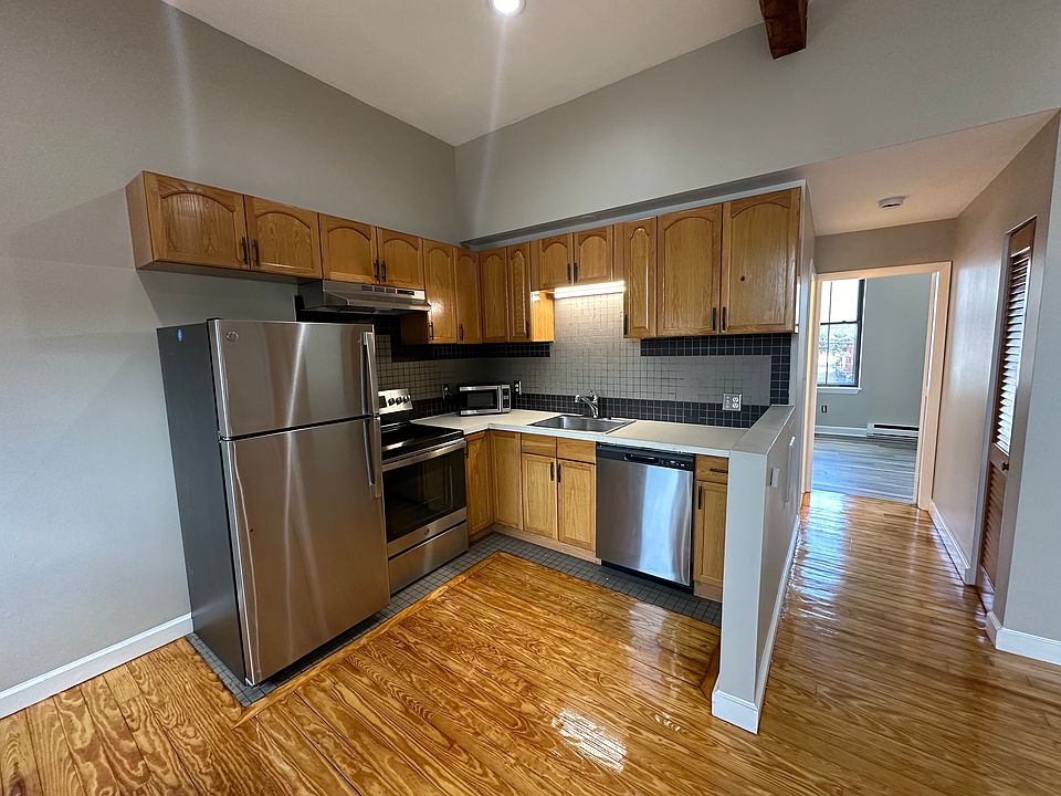1st image of 40 Williams St #40B