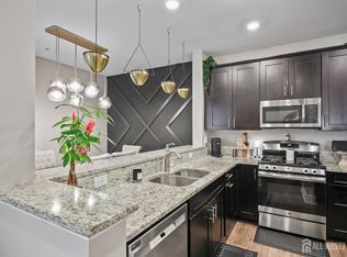 518 Tavern Rd, Monroe Township, NJ 08831