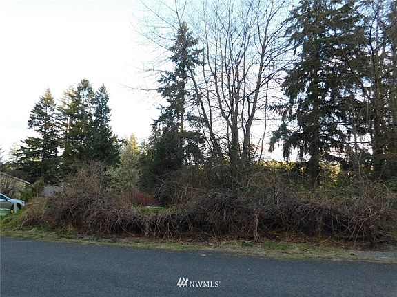 2nd image of 14313 215th Ave E