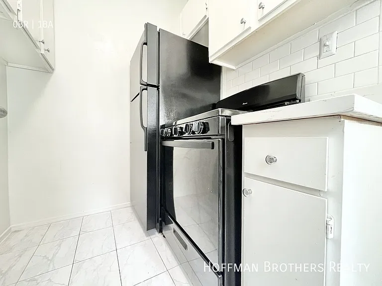 1801 N Kingsley Dr #104 — Photo 3