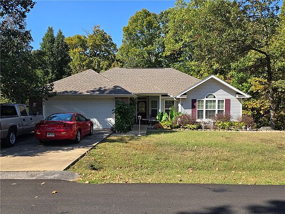 2nd image of 6 Shefford Ln