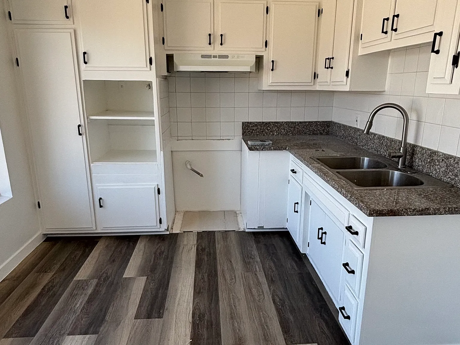 2 bed, 1000 sqft, $2,350 — Photo 1