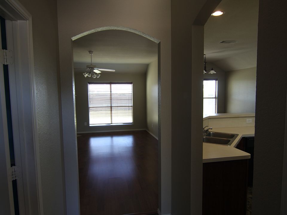 1st image of 314 Fox Hollow Dr