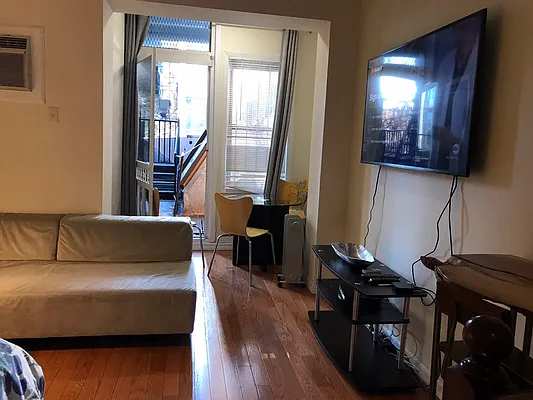 Rented by Voro, LLC | media 11