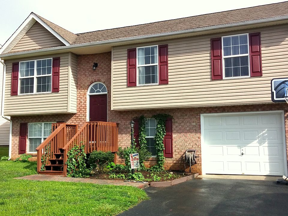 1st image of 310 Sequoia Cir NW