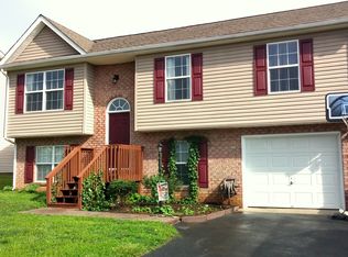 310 Sequoia Cir NW, Christiansburg, VA 24073