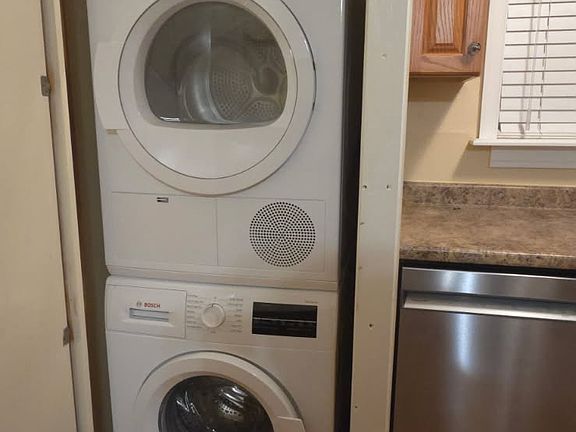 4th image of 26 Park Ave APT B21