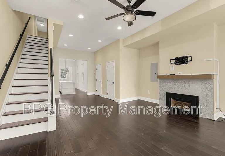 1027 7th St NE — Photo 31