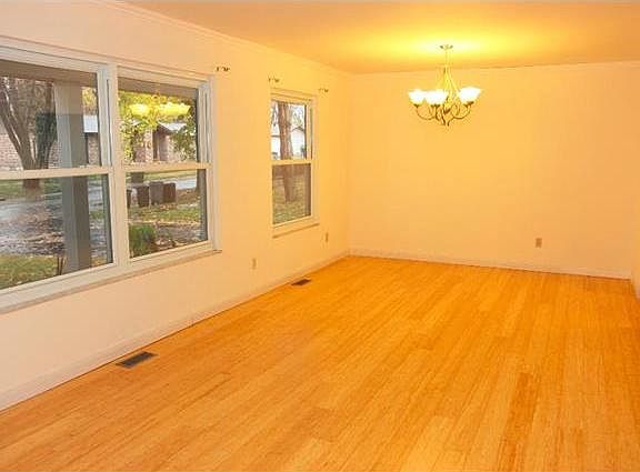 3rd image of 13383 Windbrooke Ln