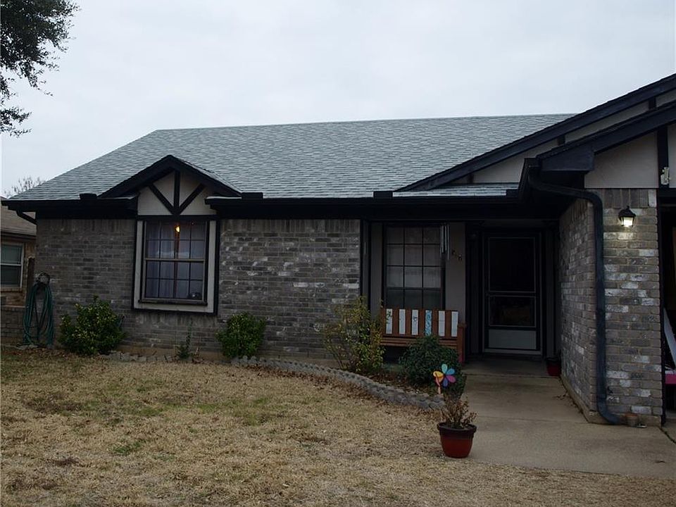 1st image of 517 Clover Dr