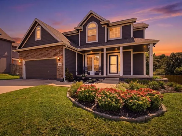 805 Cherry Ln, Smithville, MO 64089
