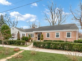 299 Wagner Rd, Northfield, IL 60093