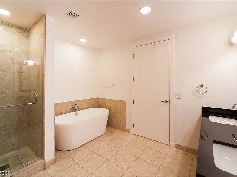 4525 Dean Martin Dr #1611 — Photo 16