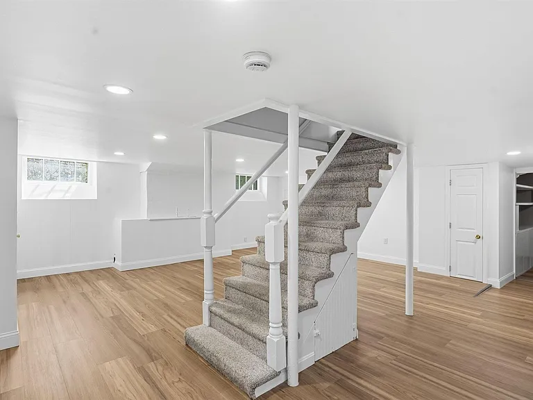 198 Linden St — Photo 14