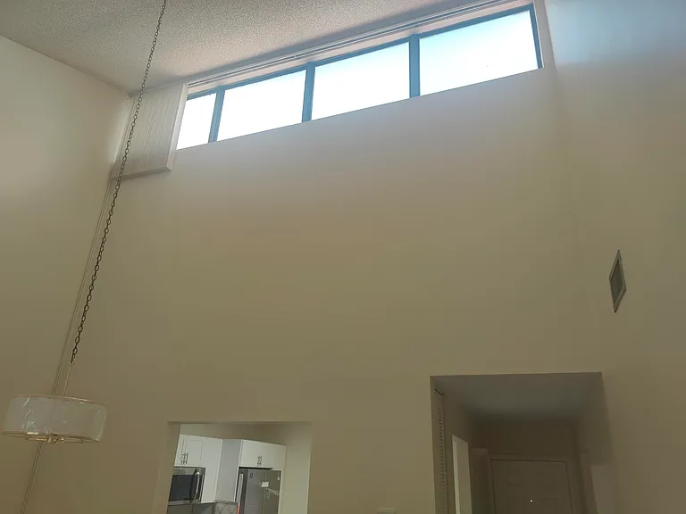 302 Lakeview Dr E #302 — Photo 35