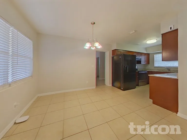 409 Kerry Dr — Photo 4