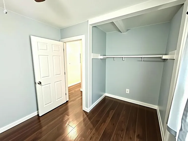 4111 Judivan — Photo 13