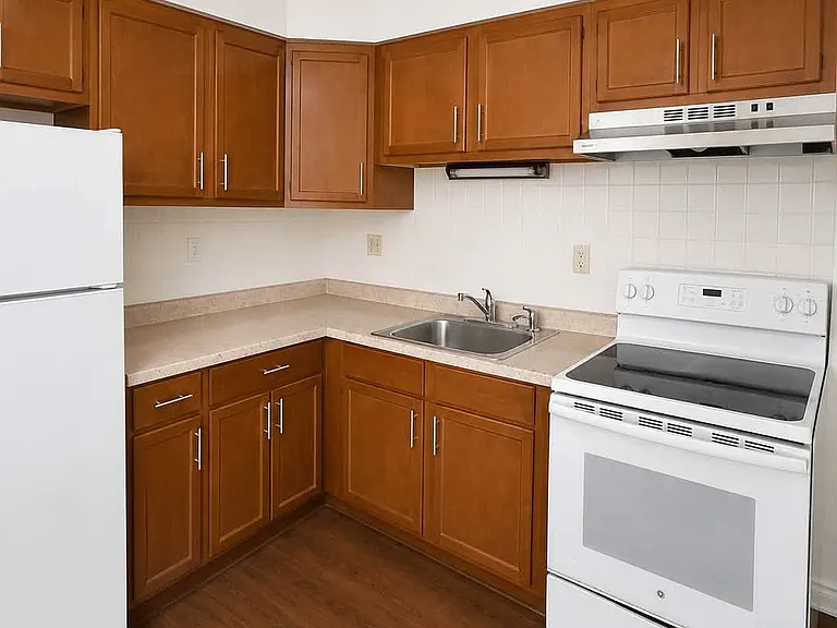 1066 S Cross St #4 — Photo 1