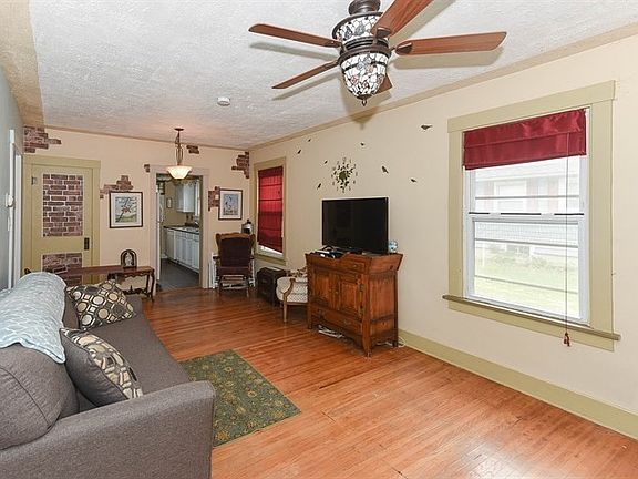 5th image of 309 Charles St