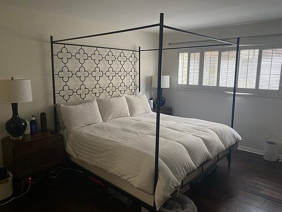 3rd image of 6724 Hillpark Dr APT 301