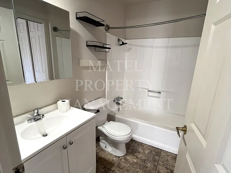 1313 Floyd Ave — Photo 11