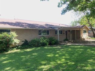1605 S Cliff St, Decatur, TX 76234