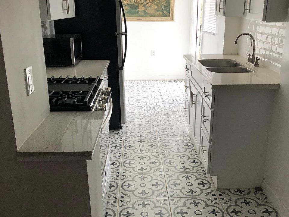 2nd image of 2871 Glendale Blvd #1/8