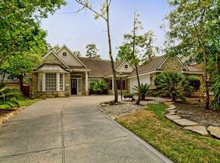 11 Woodmere Pl, Spring, TX 77381