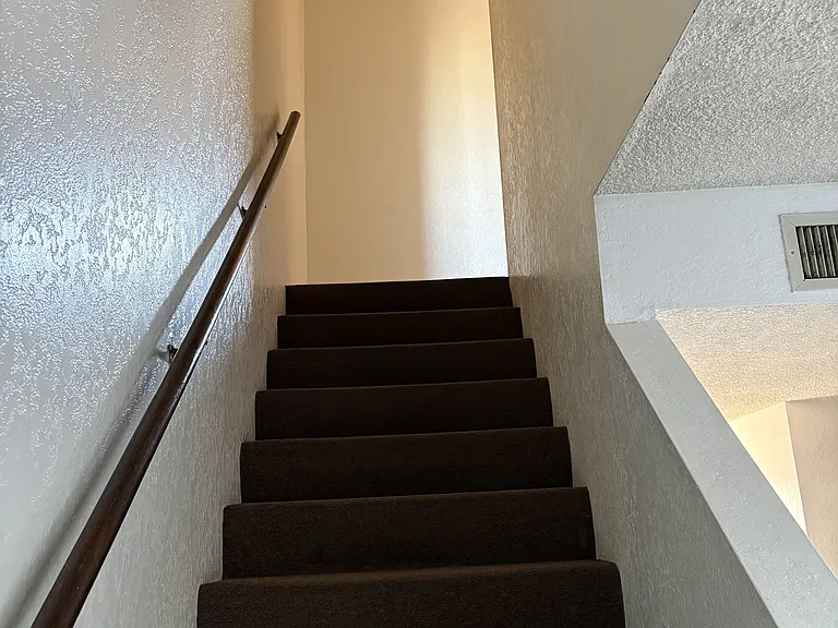 433 Avenida Garza #C — Photo 7