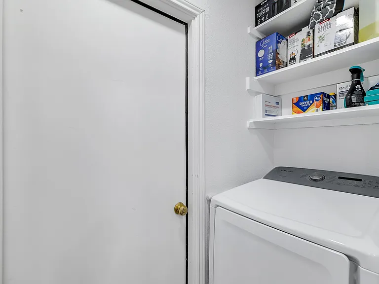 10217 Burgundy Dr — Photo 26