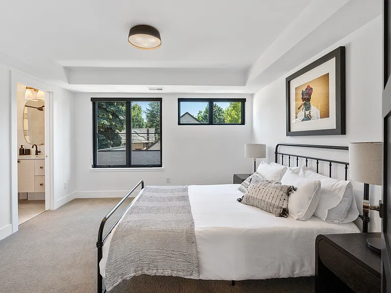 528 S Gaylord St — Photo 46