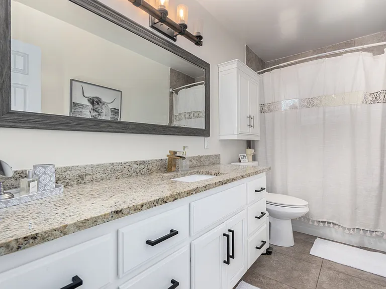 4220 E Becker Ln — Photo 17