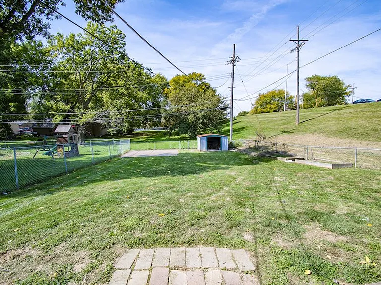 1220 Hillcrest Dr — Photo 26