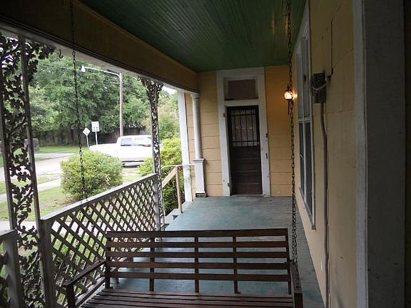 5th image of 300 Williams St