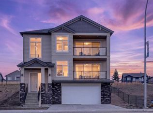 420 W Lakewood Dr, Strathmore, AB T1P2J5