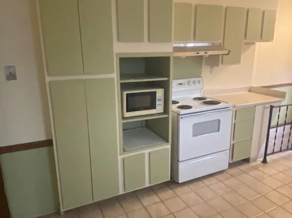 941 E Avon Rd, Rochester Hills, MI 48307