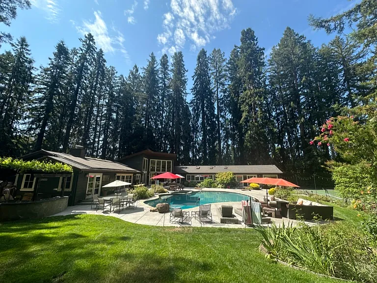 Redwood Ln — Photo 1