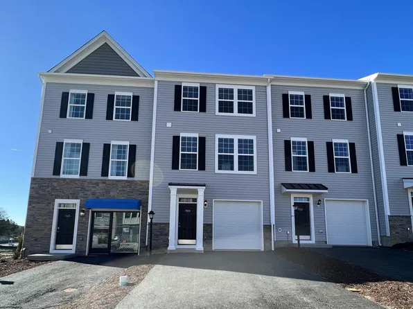 709 Mulligan Ct, Maidsville, WV 26541