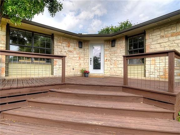 4th image of 1045 Hidden Hills Dr