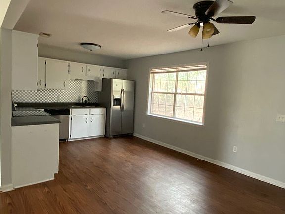 4th image of 243 Wilkinson Dr NE