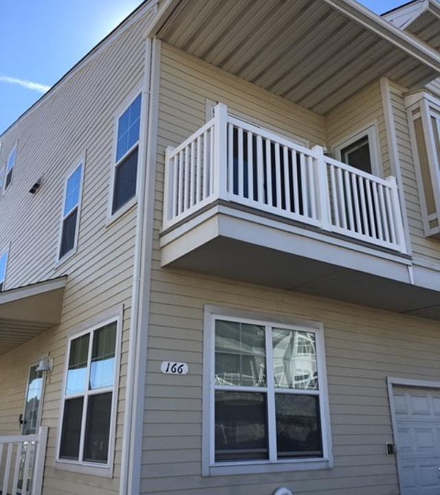 1st image of 166 Sea Grass Ln