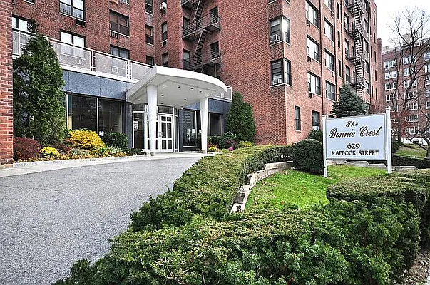 Sold by REMAX Distinguished Homes | media 25