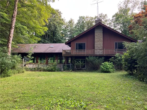 6400 Dobler Rd, Girard, PA 16417