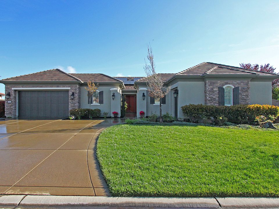 1st image of 200 Valle Ct
